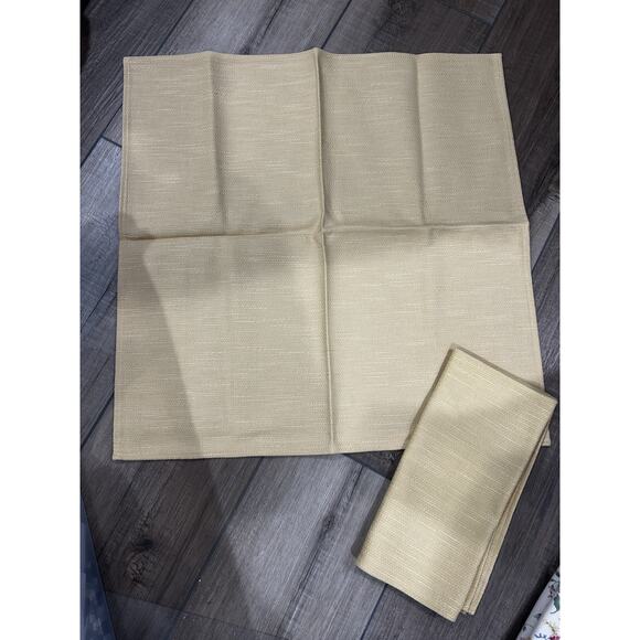 Longaberger Basket Napkins Butternut Fabric Square yellow fall NEW Set Of 2 19” - Picture 1 of 1